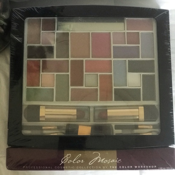 Brand New Makeup Pallet - Picture 3 of 4